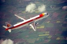 Iberia aumentará un 32% su oferta de plazas con Gran Canaria en julio y un 19% con Tenerife
