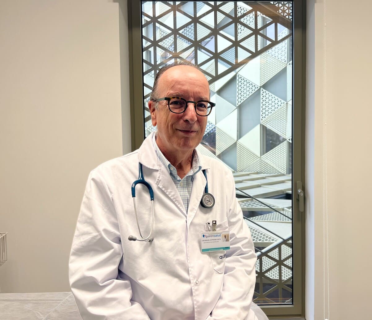 Dr.Luis Manuel Entrenas , jefe del servicio de Neumología del Hospital Quirónsalud Córdoba